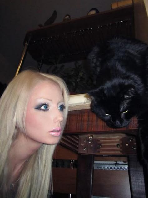 Valeria Lukyanova Aesthetic, Valeria Lukyanova, Alena Shishkova, Real Barbie, Human Doll, Pink Life, Doll Makeup, The Perfect Girl, Living Dolls