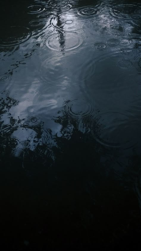 Rain, aesthetic, photography, nature, beautiful Dark Peaceful Wallpaper, Black Water Wallpaper, Dark Water Aesthetic, Rain Asthetic, Dark Rain Aesthetic, Rain Aesthetics, Rain Background, Favorite Weather, Aesthetic Rain