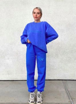 Matching Sweatsuit Outfit, Sweat Set Outfits, Sweatsuit Outfits, Sweatsuit Outfit, Matching Sweat Set, Matching Sweatsuit, Sweatpants Blue, Matching Sweats, Sweats Outfit