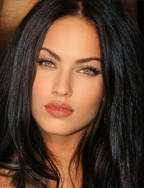 Megan Fox Face, Megan Fox Makeup, 90s Makeup Look, Jennifer Check, Megan Denise Fox, Straight Nose, Barbara Mori, Megan Fox, Fashion Mistakes