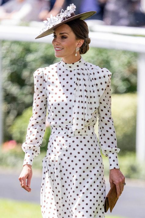 Kate Middleton Ascot, Ascot Style, Ascot Dresses, Princess Of Wales Style, Princess Katherine, Polka Dot Midi Dress, Princess Catherine Of Wales, Catherine Of Wales, Kate Middleton Outfits