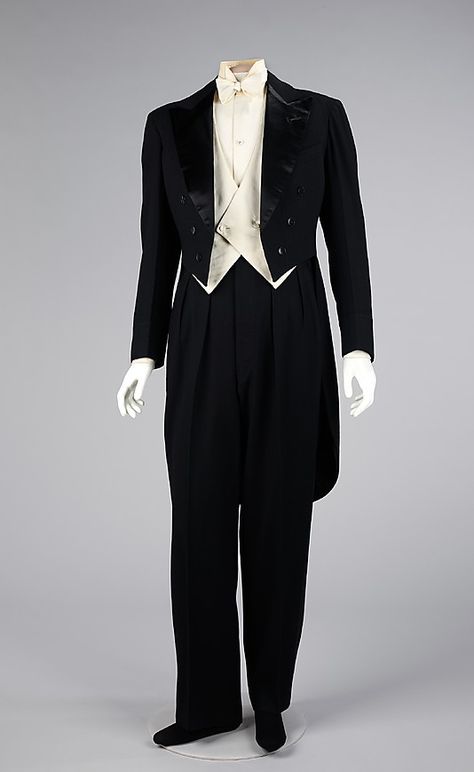 white tie 1920s Tuxedo, Mens Evening Wear, Evening Suit, Jeanne Lanvin, Vintage Mens Fashion, Tuxedo Suit, Black Tuxedo, Costume Collection, Turkish Fashion