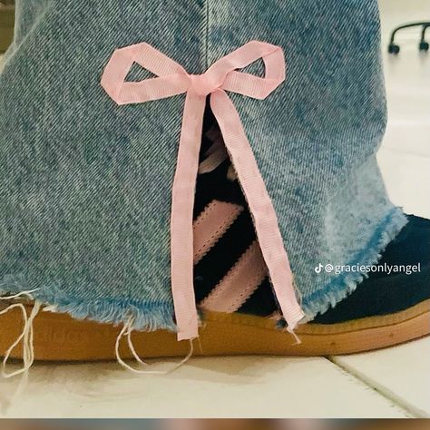 Touch of bows Jeans Hem, A Outfit, Denim Diy, The Fashion, Latest Fashion Trends, Make Your Day, Latest Fashion, Ribbon, Pink