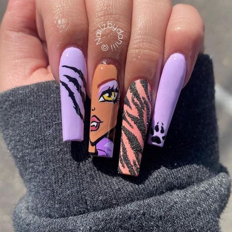 Rainbow Nail Art Designs Simple, Character Acrylic Nails, Clawdeen Nails, Bratz Inspired Nails, Bratz Nails Design, Winx Club Nails, Character Nail Designs, 90s Cartoon Nails Acrylic, Bratz Nails