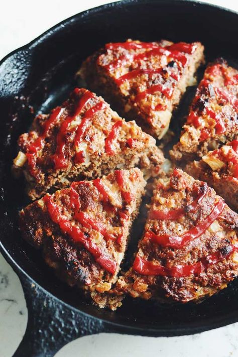 My Mom's Cast Iron Meatloaf Recipe - Grilled Cheese Social Skillet Meatloaf, Cast Iron Recipes Dinner, Cast Iron Skillet Recipes Dinner, Dutch Oven Recipes Cast Iron, Cast Iron Skillet Cooking, Dinner Beef, How To Cook Meatloaf, Meat Eater, Weekly Dinner