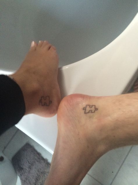 Best friend tattoo on ankle Meaningful Tattoos For Best Friends, Matching Ankle Tattoos, Matching Symbols, Best Tattoo Machines, Tattoo On Ankle, Cute Best Friend Tattoos, Tattoos For Best Friends, Places For Tattoos, Matching Best Friend Tattoos