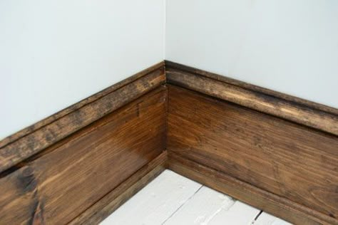 27 Baseboard Styles and Molding Ideas for Your House - Remodel Or Move Farmhouse Trim Moldings, Farmhouse Trim Baseboards, Farmhouse Baseboards, Rustic Trim, Baseboard Ideas, Downstairs Ideas, Farmhouse Trim, White Baseboards, Wood Baseboard