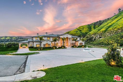 23594 Park South St, Calabasas, CA 91302 | Zillow Italian Marble Flooring, Calabasas Homes, Movie Theatre Seats, Luxury Houses Mansions, Solar Farm, Mansions Luxury, Pool Bar, Luxury Homes Dream Houses, Home Technology