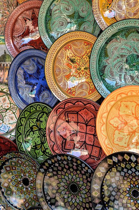 Moroccan Dishes, Ceramic Dishes, Us Images, Screen Savers, Ceramic Plates, Serving Platters, Garden Landscaping, Design Elements, Decorative Plates