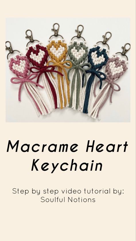 Easy Macrame Keychain, Keychain Diy Easy, Crochet Flower Bag, Macrame Heart, Simpul Makrame, Diy Lanyard, Easy Macrame, Free Macrame Patterns, Macrame Plant Hanger Patterns