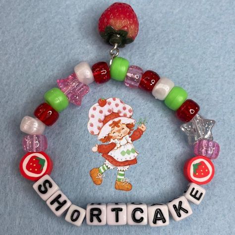 Strawberry Kandi Pattern, Kandi Inspo Cuff, Strawberry Bead Bracelet, Strawberry Kandi, Clowncore Kandi Bracelets, Fairy Kandi Bracelet, Ladder Kandi Cuff, Diy Kandi Bracelets, Diy Kandi