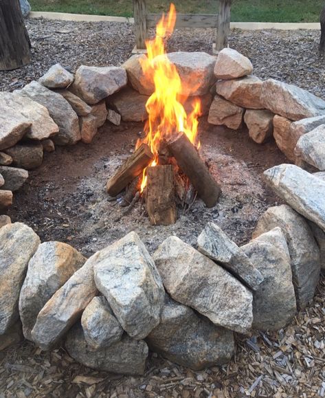 French Country Fire Pit, Diy Rock Fire Pit, Natural Rock Fire Pit, Fire Pit Natural Stone, Rock Fire Pit, Natural Fire Pit, Steel Decor, Fire Pit With Rocks, Fire Area