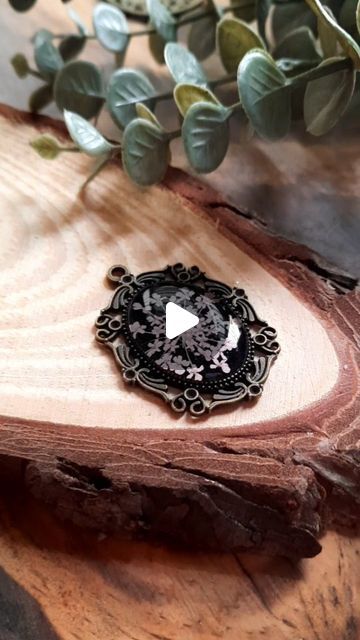 Soumya Saji | Resin jewellery | Sculpture painting | Home decor on Instagram: "Vintage style resin pendant with real Anne's lace flower🌸 DM to order #resinjewellery #vintagejewelry #antiquependant #stylishaccessories #stylishjewelry #jewellerymaker #resincreations #buyhandmade #jewelleryforsale #oneofakindjewellery #indianjewellery #fashiongram" Jewellery Sculpture, Painting Home Decor, Resin Jewellery, Antique Pendant, Sculpture Painting, Painting Home, Lace Flower, Resin Pendant, Lace Flowers