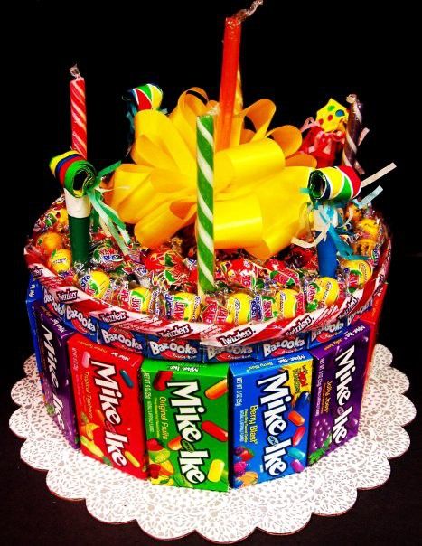 Buffet Dessert, Birthday Traditions, Candy Cakes, Candy Crafts, Candy Cake, Candy Bouquet, Colorful Candy, Candy Gifts, Birthday Fun