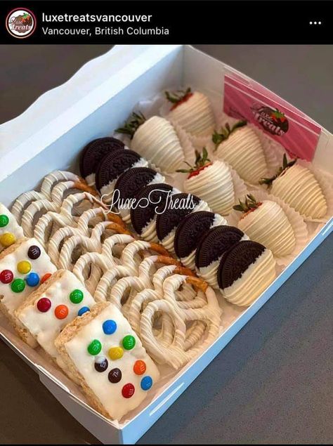 Diy Dessert Box Gift, Variety Dessert Box Ideas, Sweet Treat Boxes Ideas, Small Snack Business Ideas, Treat Box Ideas Sweets, Desserts To Sell To Make Money, Chocolate Dipped Treat Boxes, Birthday Treat Box Ideas, Sweets To Sell Ideas