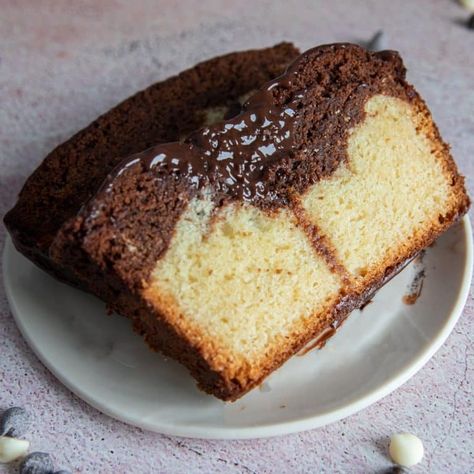 Marble Pound Cake Recipe - Breads and Sweets Marble Pound Cake, Dessert Loaf, Loaf Pan Cake, Easy Cakes, Cheese Soup Recipes, Loaf Cakes, Gourmet Cakes, Pound Cake Recipe, Pound Cakes