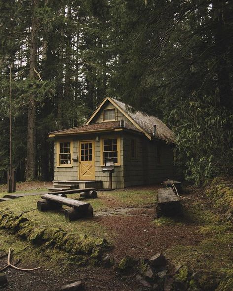 Ranger Station cabin at Staircase, Olympic National Park | Photo by Jonathan Adams [1080 x 1349] Small Cabin In The Woods, Romantic Cabin, Forest Cabin, Cottage Cabin, Little Cabin, Small Cabin, Cabin In The Woods, Cabins And Cottages, Cabin Plans