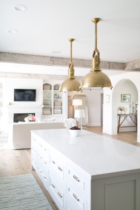 Jillian Harris | How to Pick the Perfect Countertop #countertops #homerenovation #interiordesign Hiasan Dalaman Dapur, Dapur Moden, Jillian Harris, Home Remodeling Diy, Home Luxury, Classic Kitchen, Kitchen Remodeling Projects, Kitchen Remodeling, Kitchen Remodel Idea