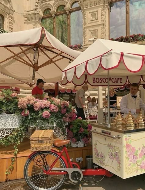 Love And Gelato, Somewhere In Northern Italy, Life In Italy, Summer In Europe, Summer In Italy, Mediterranean Summer, Europe Aesthetic, Italy Summer, Italy Aesthetic