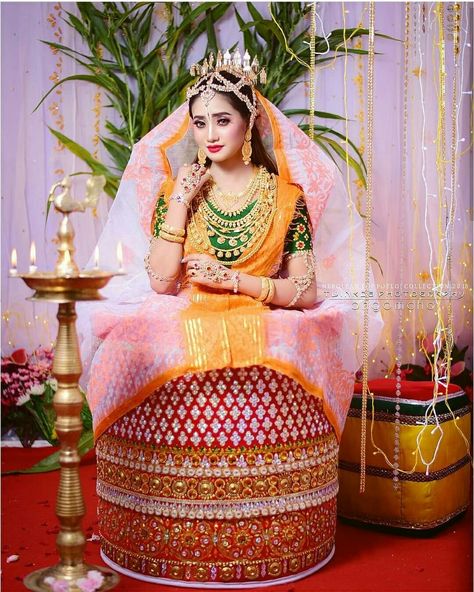 Manipuri bride Manipur Dance, Manipuri Bride, Nepali Bride, India Traditional Dress, Draping Ideas, Wedding Dresses Images, Bengali Bridal Makeup, Western Outfits Men, Traditional Weddings