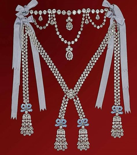 The infamous necklace that ended the French Monarchy Golconda Diamond, Pearl And Diamond Necklace, Jewelry Styles, Jewellery Marketing, The Necklace, Royal Jewels, Expensive Jewelry, Jewelry Lookbook, Luck Charms