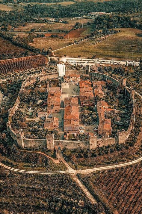 Countryside Homes, Town Architecture, Italy Photo, March 17, Aerial View, Siena, Small Town, Italy Travel, Small Towns