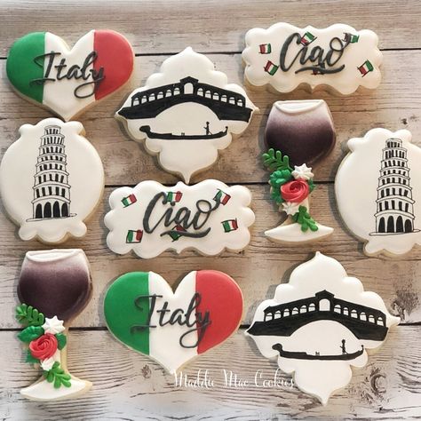 Italy Cookies, Italian Cupcakes, Russian Party, Bien Tasty, Italian Themed Parties, Instagram Italy, Italian Party, Italian Theme, 80th Birthday Invitations