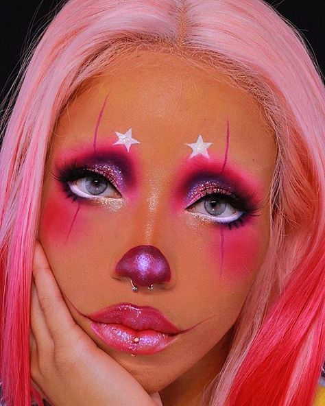 Pink Clown, Trixie Cosmetics, Clown Face Paint, Badass Halloween Costumes, Clown Hair, Cute Clown Makeup, Halloween Makeup Clown, Halloween Makeup Look, Clown Halloween Costumes