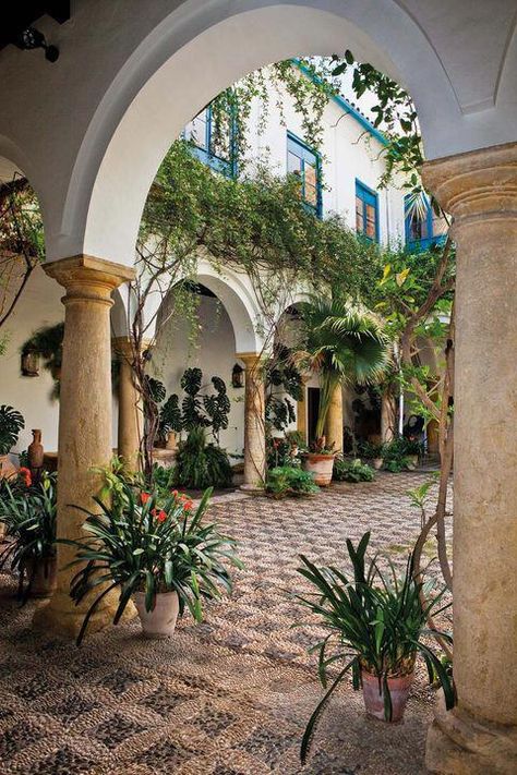 Hacienda Style Homes Mexican, Spanish Courtyard, Hacienda Homes, Hacienda Style Homes, Mediterranean Style Homes, Mediterranean Home Decor, Spanish Style Home, Casas Coloniales, Hacienda Style