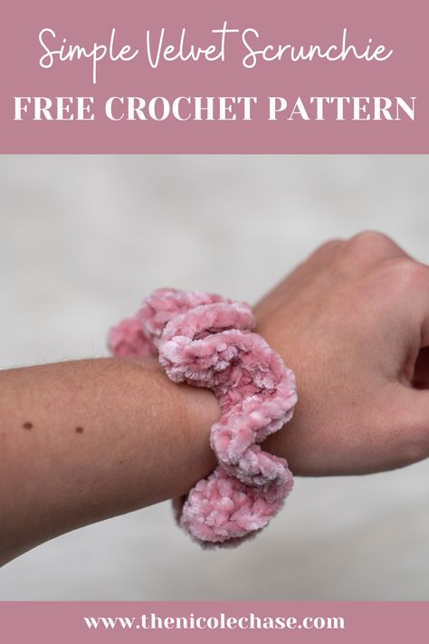 How To Crochet Hair Ties, Velvet Scrunchie Crochet Pattern, Crochet Chain Projects, Crochet Velvet Scrunchie Pattern Free, Hair Tie Crochet Free Pattern, Scrunchy Crochet Pattern, Free Scrunchie Crochet Pattern, Crochet Scrunchies Pattern Free, Simple Beginner Crochet Projects