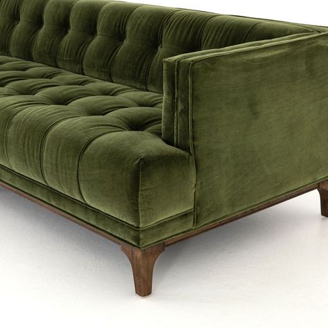 Green Velvet Couch, Green Sofa Living, Sofa Kulit, Sala Vintage, Green Sofa Living Room, Olive Sofa, Sofa L, Green Couch, Green Velvet Sofa