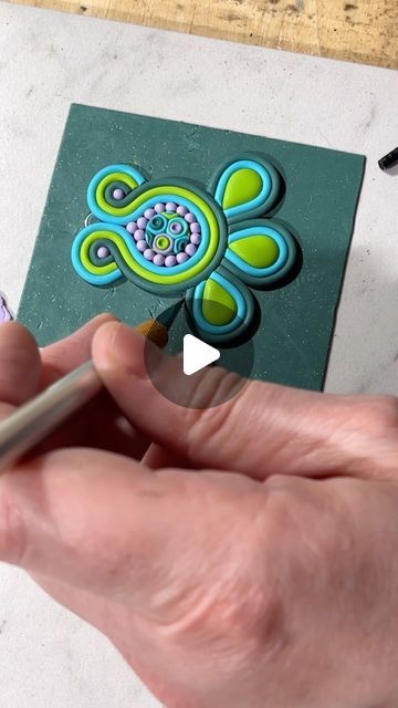 Cathryn ✨ BlueBassoon Handmade on Instagram: "The making of this fabulous soutache inspired statement earring! What do you think?? Not much else to say about it. I’m just really proud of it 🥰 #polymerclay #polymerclayearrings #fimo #soutache" Soutache Polymer Clay, Polymer Clay Soutache, Jewelry Handmade Ideas, Fimo Ideas Easy, Fimo Clay Crafts, Clay Jewellery Handmade, Clay Polymer Earrings, Polymer Clay Projects Diy, Polymer Clay Tutorials Free