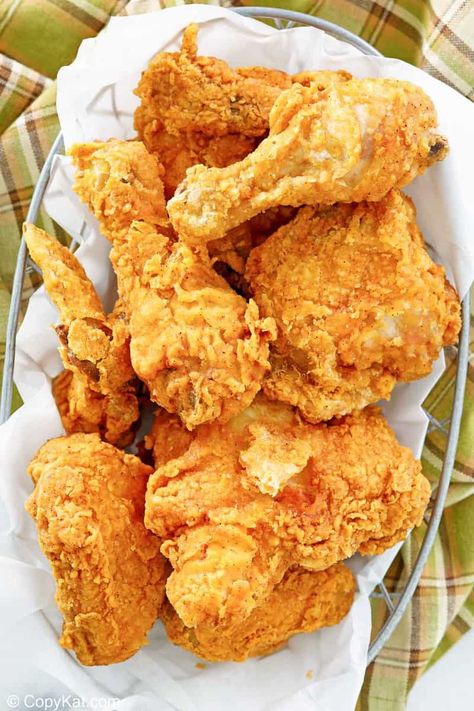 Cracker Barrel Fried Chicken, Cracker Barrel Copycat Recipes, Undercooked Chicken, Cracker Barrel Recipes, Fried Chicken Recipe Southern, Country Fried Steak, Sesame Chicken Recipe, Buttermilk Chicken, Copykat Recipes