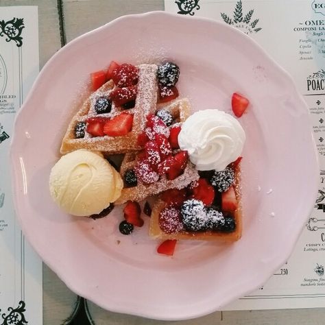 Waffle Plating Presentation, Waffle Plating, Plating Ideas, Dessert Presentation, Wild Berries, Dessert Plating, Baking Classes, Ice Cooler, Belgian Waffles