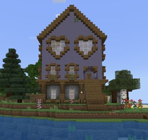 Mc Window Designs, Minecraft House Windows, Spiderman Minecraft House, Minecraft Stained Glass Window Designs, Heart Window Minecraft, Heart House Minecraft, Terracotta Minecraft House, Minecraft Heart House, Blue House Minecraft