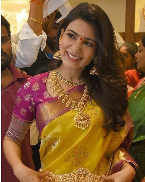 Samantha Ruth Prabhu on Instagram: “@samantharuthprabhuoffl 😍😍” Samantha In Saree, Hot Wallpapers, Samantha Akkineni, Samantha Ruth Prabhu, Pattu Saree Blouse Designs, Hollywood Heroines, Saree Blouse Neck Designs, Samantha Ruth, Indian Bridal Fashion