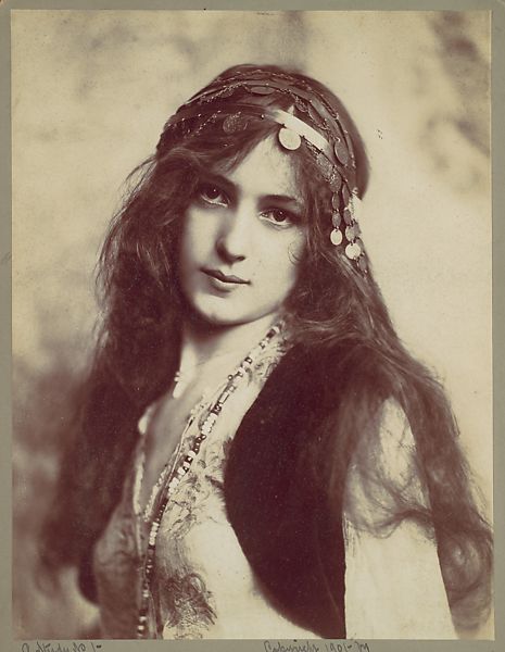 Rudolph Eickemeyer | A Study, No. 1 | The Met Bohemian History, Evelyn Nesbit, Diane Arbus, Portrait Vintage, Bohemian Girls, Fotografi Vintage, Interesting History, Photo Vintage, Vintage Portraits