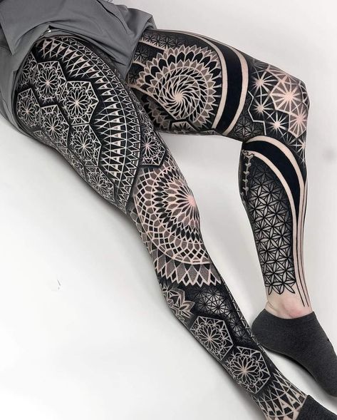 Geometric Mandala Tattoo Design Men, Flower Leg Sleeve, Irish Sleeve Tattoo, Mandala Tattoo Leg, Irish Tattoo, Geometric Mandala Tattoo, Dragon Tattoo Art, Artist Of The Month, Irish Tattoos