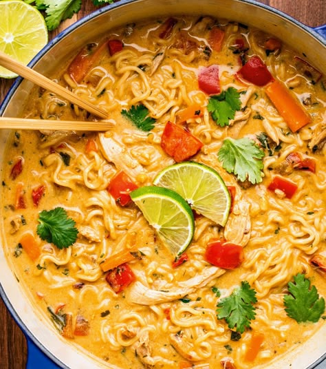 Asian Chicken Noodle Soup, Ramen Soup Recipes, Asian Soup Noodle, Chicken Noodle Soup Crock Pot, Easy Ramen, Chicken Noodle Soup Easy, Homemade Ramen, Ramen Noodle Recipes, Ramen Soup