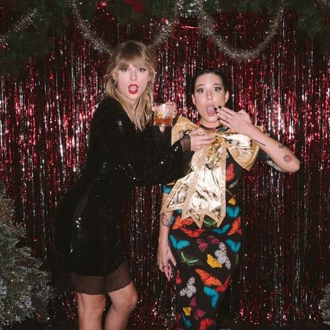 Taylor Icon, Taylor Swift Fashion, Cornelia Street, Birthday Angel, Taylor Swift Funny, Comfort People, Christmas Icons, Tree Farm, Christmas Tree Farm