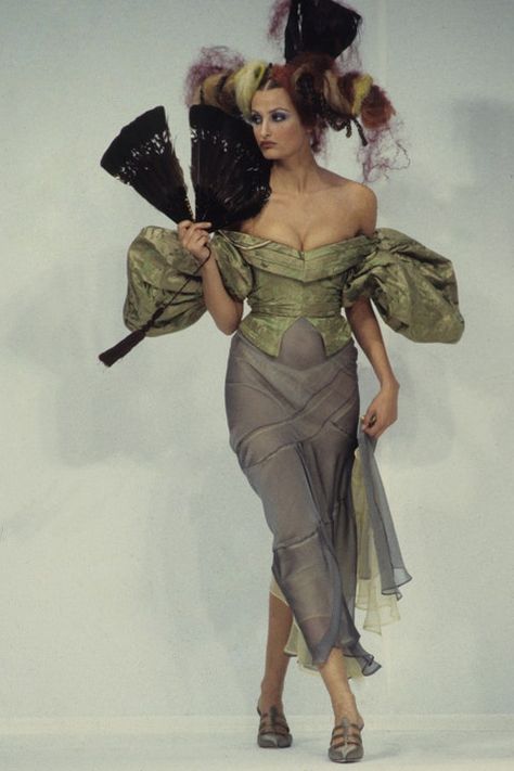 Guilded Glamour, Galliano Dior, High Fashion Runway, Runway Fashion Couture, 1990s Fashion, Dior Couture, John Galliano, Fashion Show Collection, Fashion Lookbook