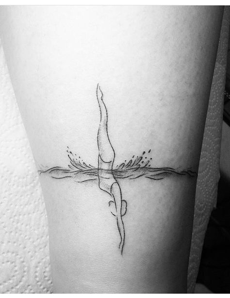 Swimming Woman Tattoo, Acrobat Tattoo, Swimmer Tattoo Ideas, Fork Tattoo, Tattoo Swimming, Underwater Tattoo, Swimming Tattoos, 22 Tattoo, Swimming Tattoo