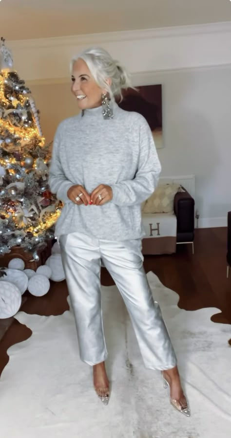 Silver Jeans Outfit, Gold Pants Outfit, Silver Trousers, Silver Outfits, Faux Leather Trousers, Cool Girl Style, New Obsession, Grey Jumper, Metal Clothing