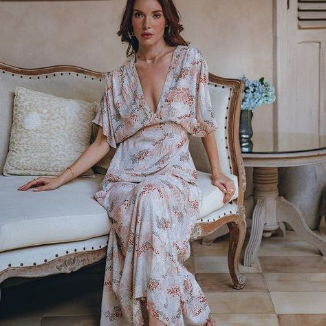 Maria (@iamwayfaress) • Instagram photos and videos Dresses For Beach Vacation, Women Resort Wear, Pampelone Clothing, Dresses For Vacation, Formal Maxi Dresses, Dresses For Beach, Black Fringe Dress, Zara Maxi Dress, Champagne Brunch