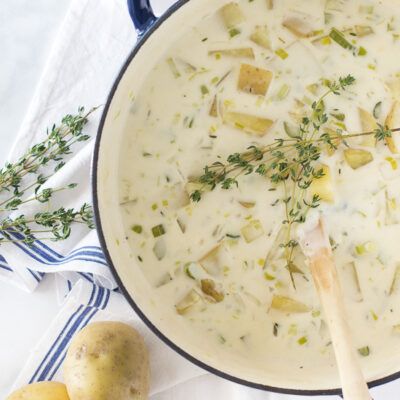 One Pot Potato Soup Recipe - On Sutton Place Soup Dutch Oven, Oven Chicken And Rice, Dutch Oven Potatoes, Soup One Pot, Leek Recipes, Dutch Oven Recipes, Cast Iron Recipes, Sutton Place, Dessert Easy