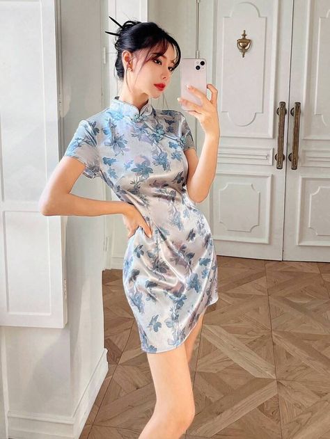 Chinese Dress Modern Mandarin Collar, Asian Dress Outfits, Qipao Outfit, Chinese Dress Modern, Girly Dresses, Cheongsam Dress, Fabric Floral, Chinese Dress, Mandarin Collar