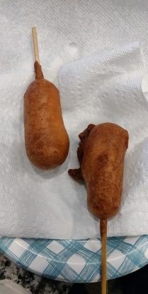 This is a copycat recipe for the fast food chain Hot Dog on a Stick's Corn Dogs and Cheese on a Stick. Hot Dog On A Stick Cheese, Hot Dog On A Stick Recipe, Cheese Dogs On A Stick, Cheese On A Stick Recipe Fair, Cheese On A Stick Recipe, On A Stick Food, Cheese On A Stick, Corn Sticks, Hot Dog On A Stick