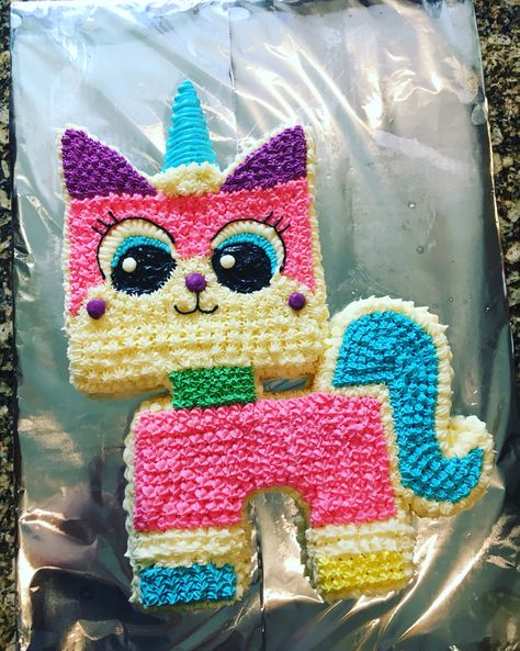 Princess Unikitty Cake Unikitty Cake, Unikitty Party, Princess Unikitty, Lego Unikitty, Unikitty Lego, Cake Lego, Movie Cakes, 2 Princess, Lego Birthday Party