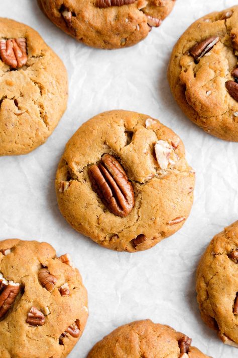 These Healthy Vegan Maple Pecan Cookies are the perfect cookies for both fall and winter. They're soft and chewy, and made with all whole foods plant-based ingredients! This recipe is: vegan, gluten-free, and refined sugar-free! Vegan Lace Cookies, Vegan Pecan Cookies, Maple Pecan Cookies, Vegan Pecan, Perfect Cookies, Lace Cookies, Food Map, Pecan Cookies, Maple Pecan