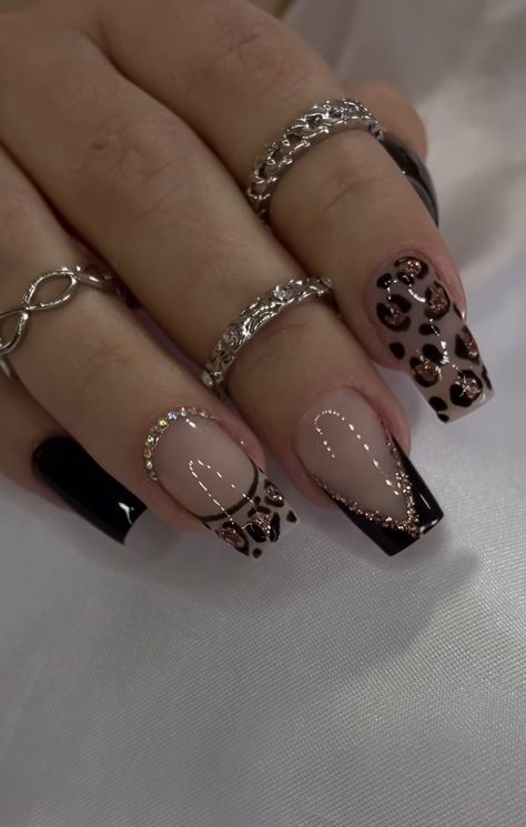 Leopard Print Nails, Fancy Nails Designs, Nails Design With Rhinestones, Leopard Nails, Short Square Acrylic Nails, Sparkle Nails, Acrylic Nails Coffin Short, Square Acrylic Nails, Coffin Nails Designs